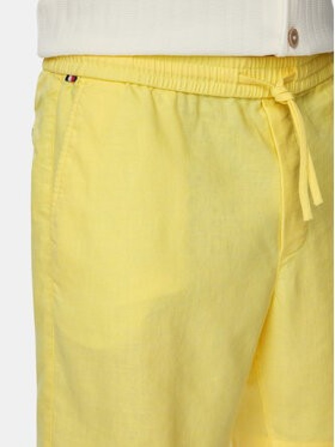 Tommy Hilfiger Szorty materiałowe Dover MW0MW44353 Żółty jasny Regular Fit