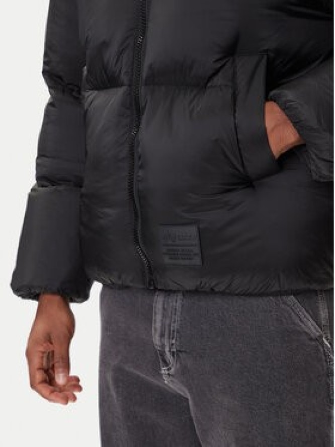 Alpha Industries Kurtka zimowa 148130 Czarny Regular Fit