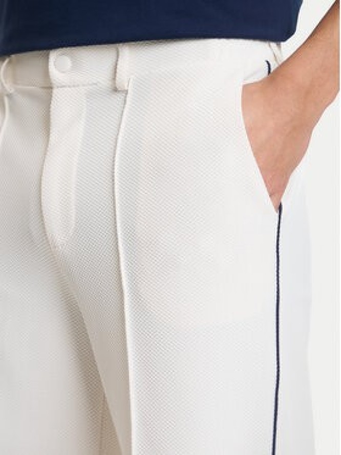 Guess Szorty sportowe Z6GD11 K3210 Écru Regular Fit